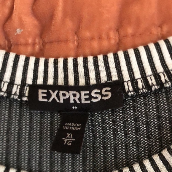 Black & white striped blouse with belted from or back - Picture 2 of 3